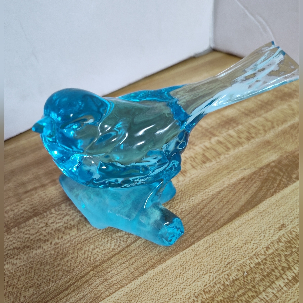 Vintage Fenton glass aqua bluebird on log figurine 2 3/4" X 4.5" Unsigned